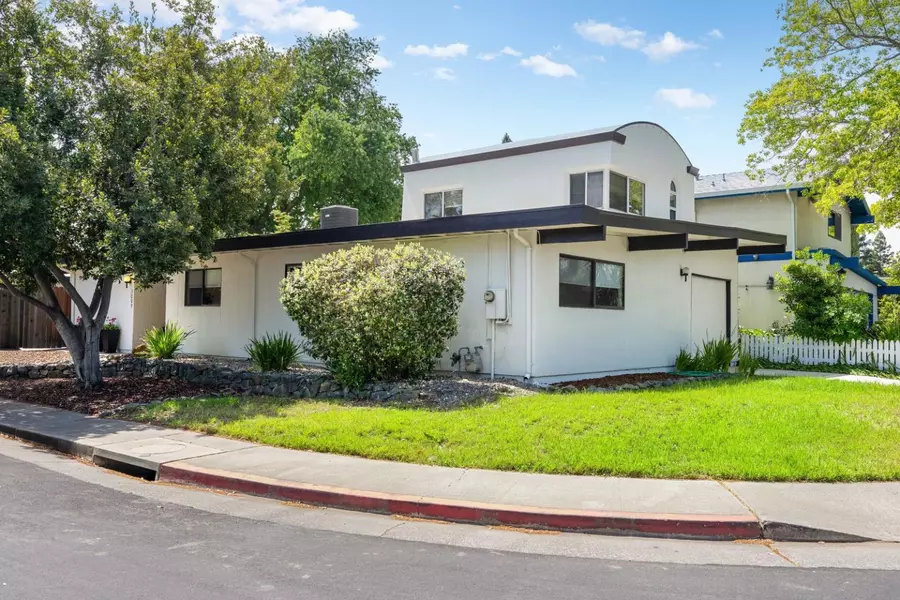 3009 Solito ST, Davis, CA 95616