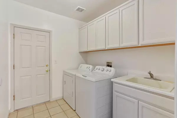 Ripon, CA 95366,619 Pecan DR