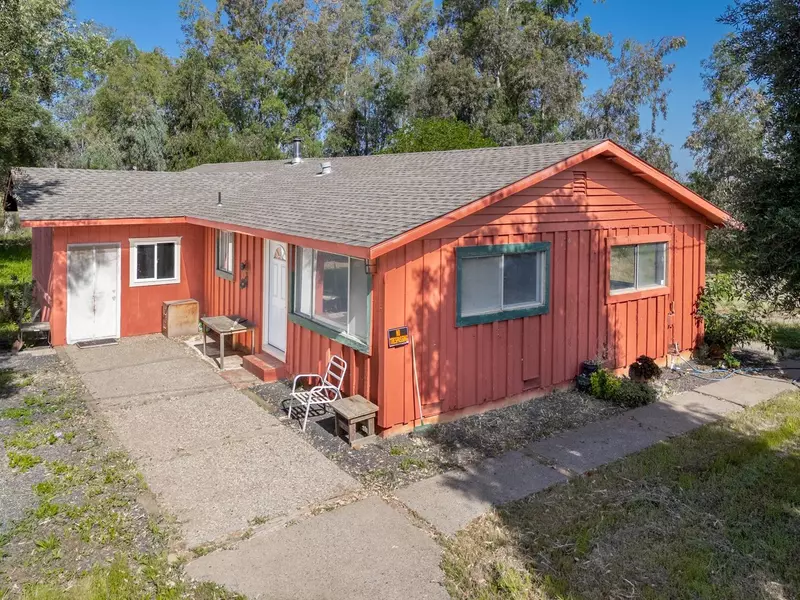 633 Cox LN, Oroville, CA 95965