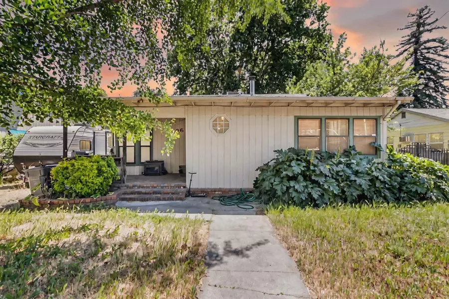 26 Oak AVE, Woodland, CA 95695