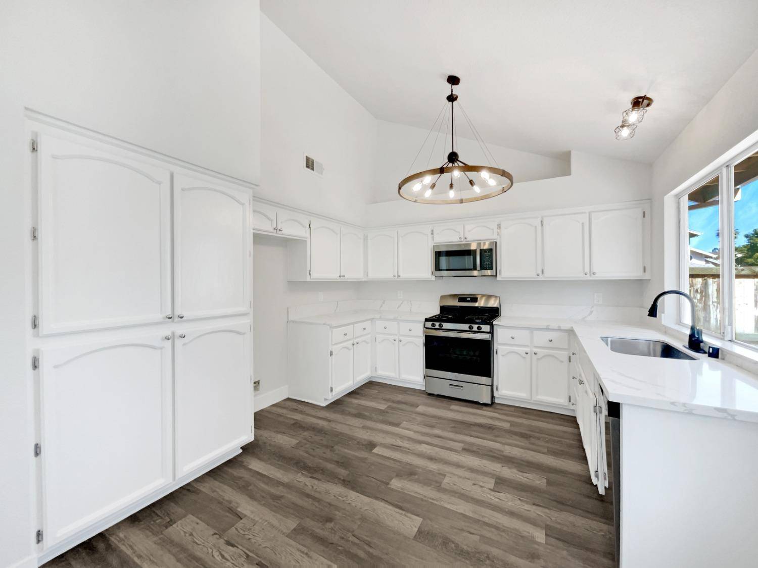 Sacramento, CA 95828,8598 Flannery WAY