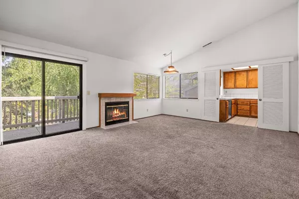 Auburn, CA 95603,694 Dorothy WAY #24