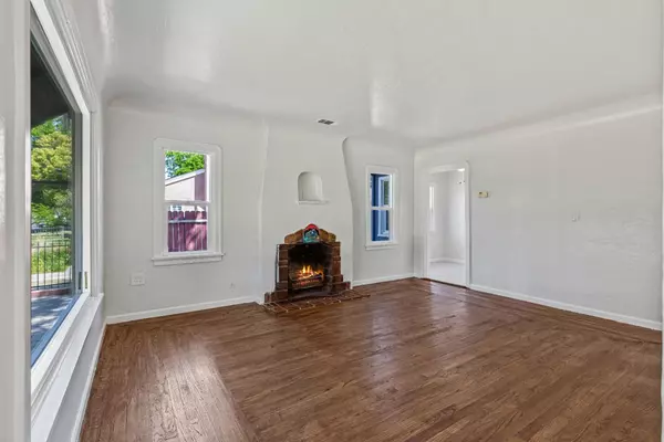 Modesto, CA 95351,215 Sunset BLVD