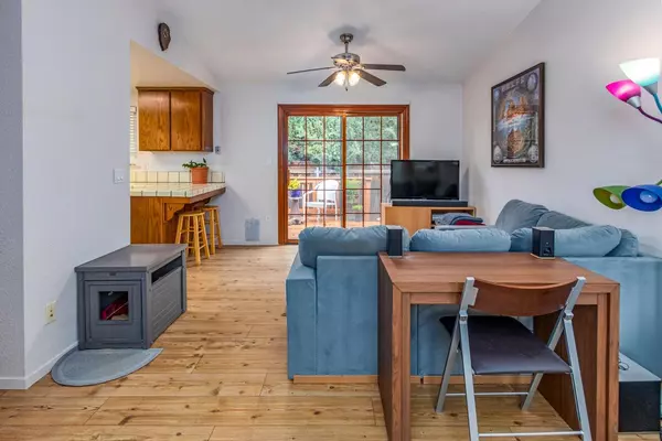 Carmichael, CA 95608,4038 Grover CT #4