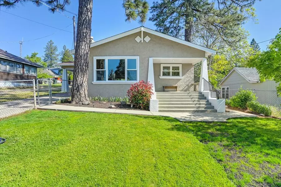 30 E Oak, Colfax, CA 95713
