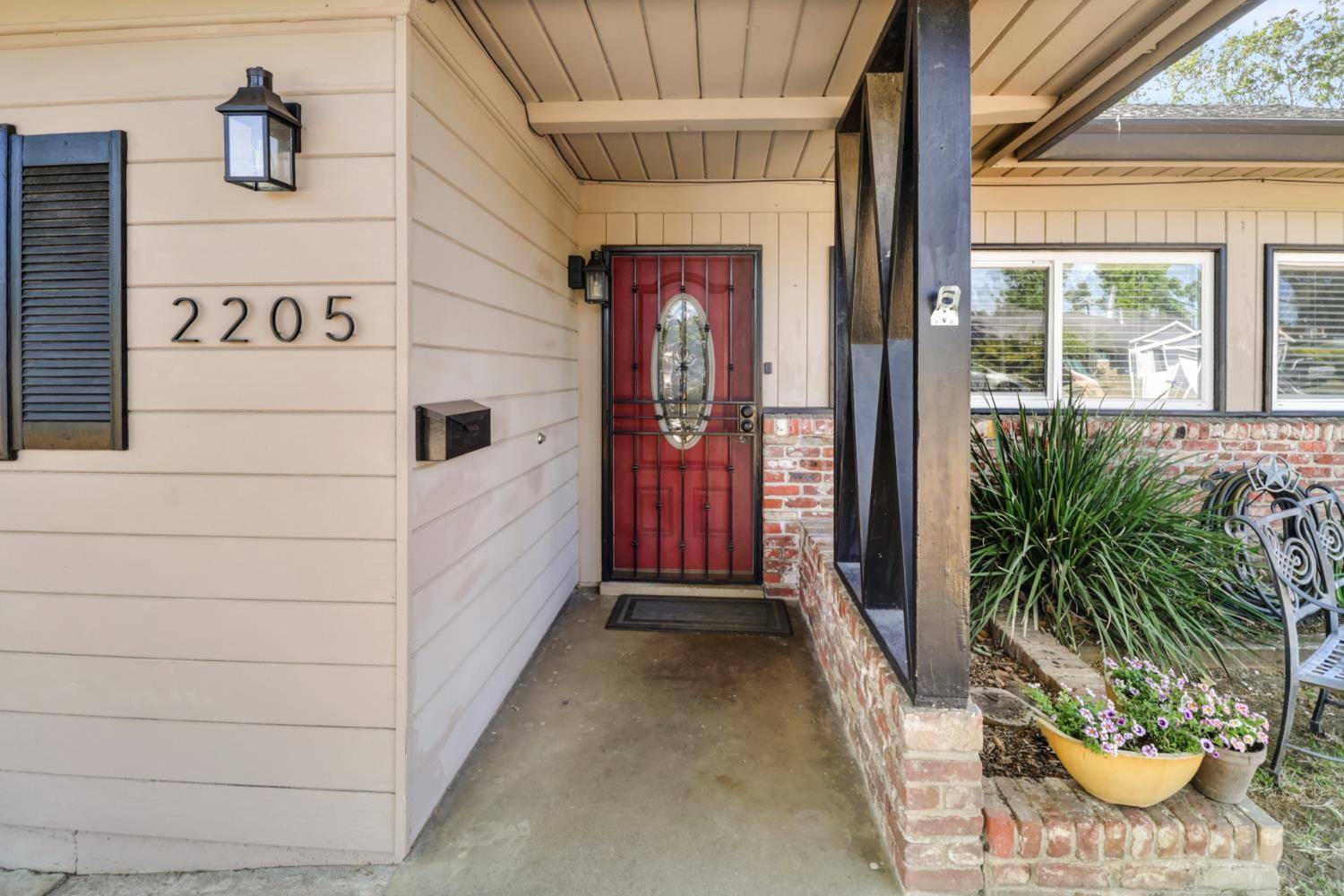 Sacramento, CA 95825,2205 Tevis RD