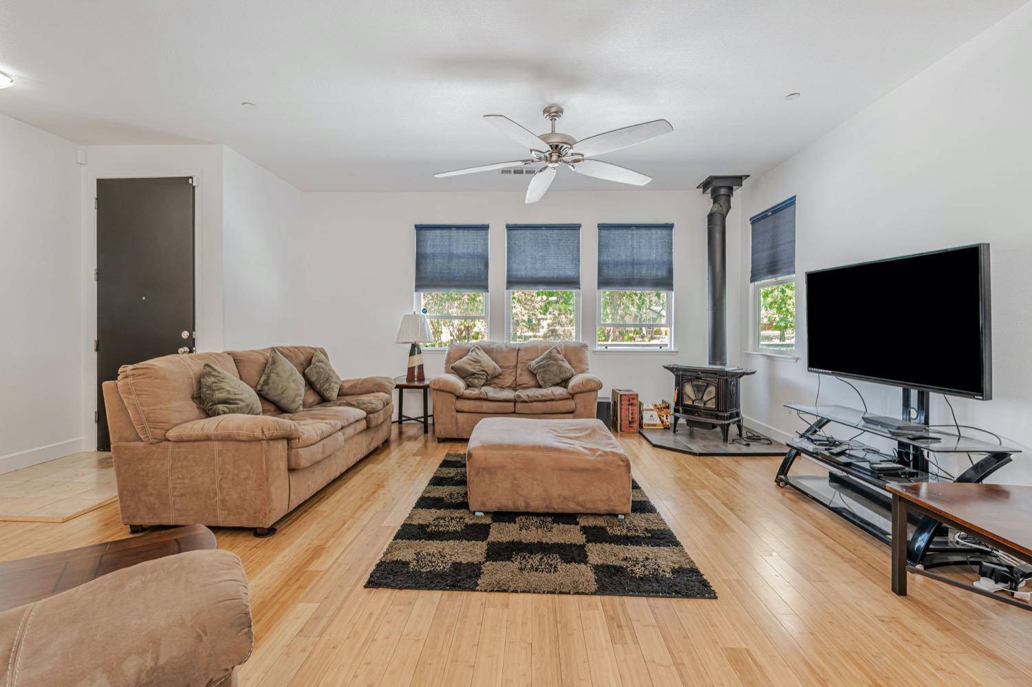Valley Springs, CA 95252,2302 Lakeview CIR