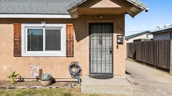 Manteca, CA 95336,231 Poplar AVE