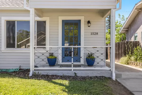 Sacramento, CA 95816,1528 33rd ST