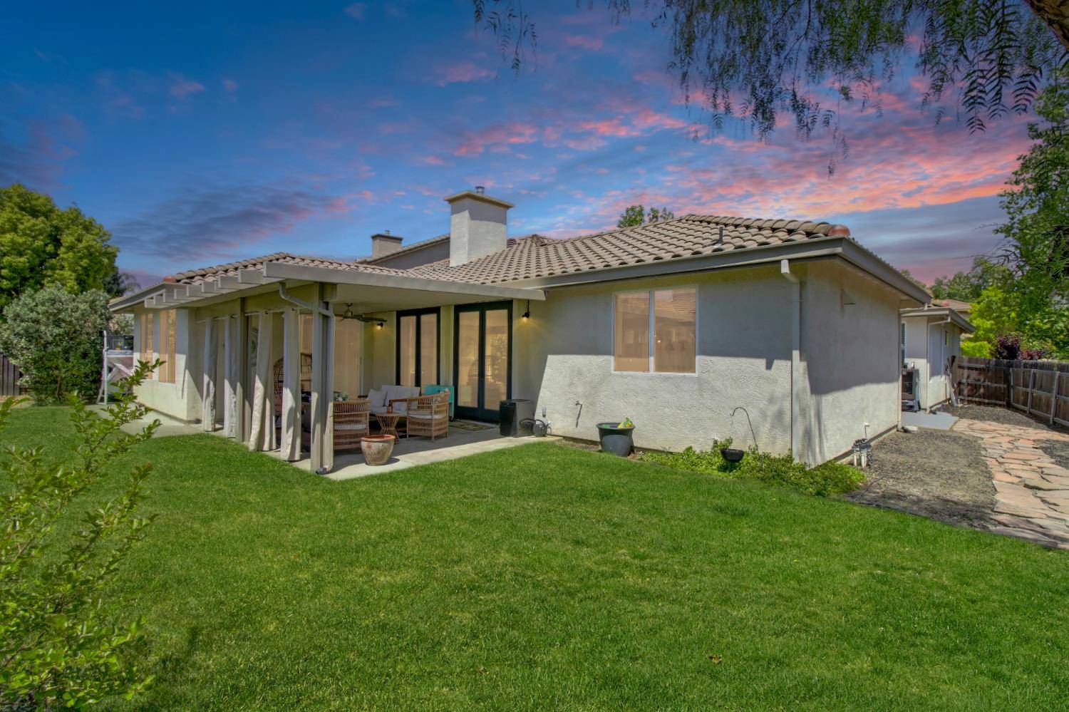 Sacramento, CA 95834,3068 Sparrow DR