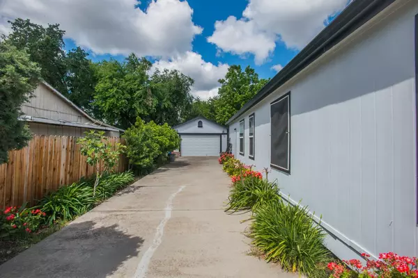 Sacramento, CA 95822,6946 27th ST