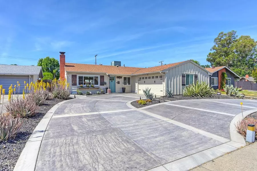 1604 Russell WAY, Roseville, CA 95661