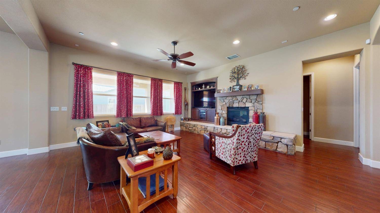 Manteca, CA 95336,804 Freedom Point WAY