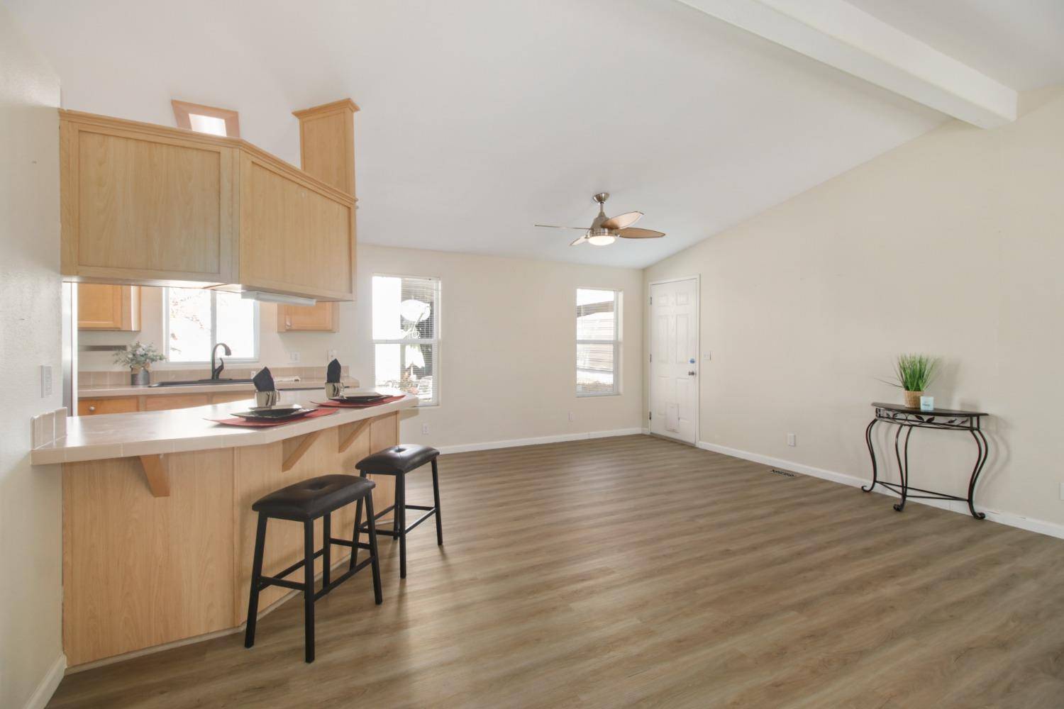 Citrus Heights, CA 95621,190 Saxton CIR #190