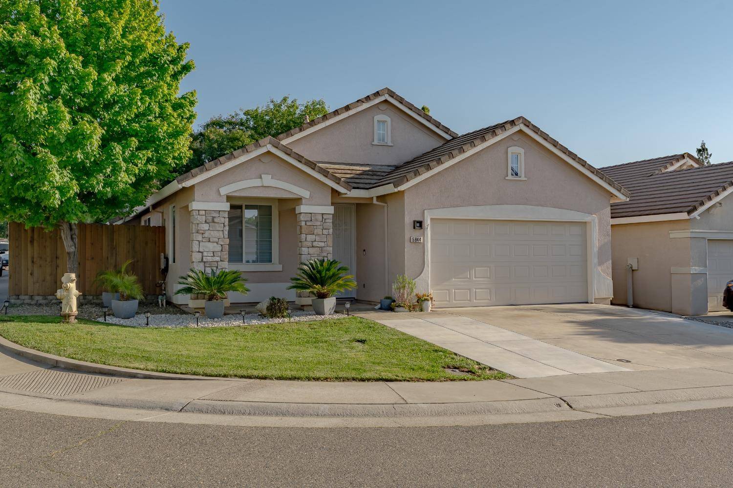 Antelope, CA 95843,5844 Blue Beech CT