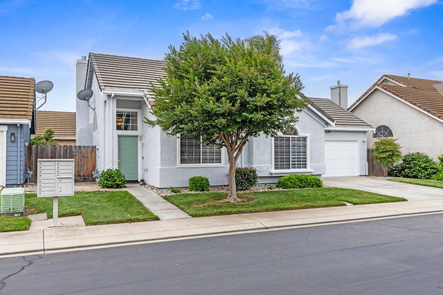 Manteca, CA 95336,180 Sandstone WAY