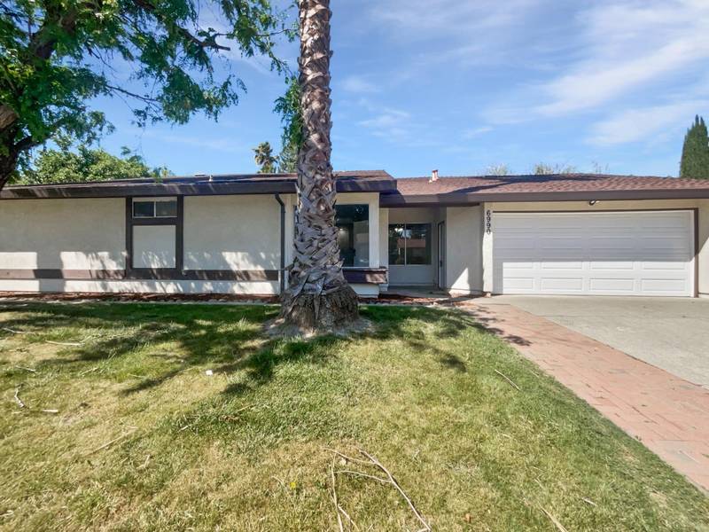 6990 Riverboat WAY, Sacramento, CA 95831