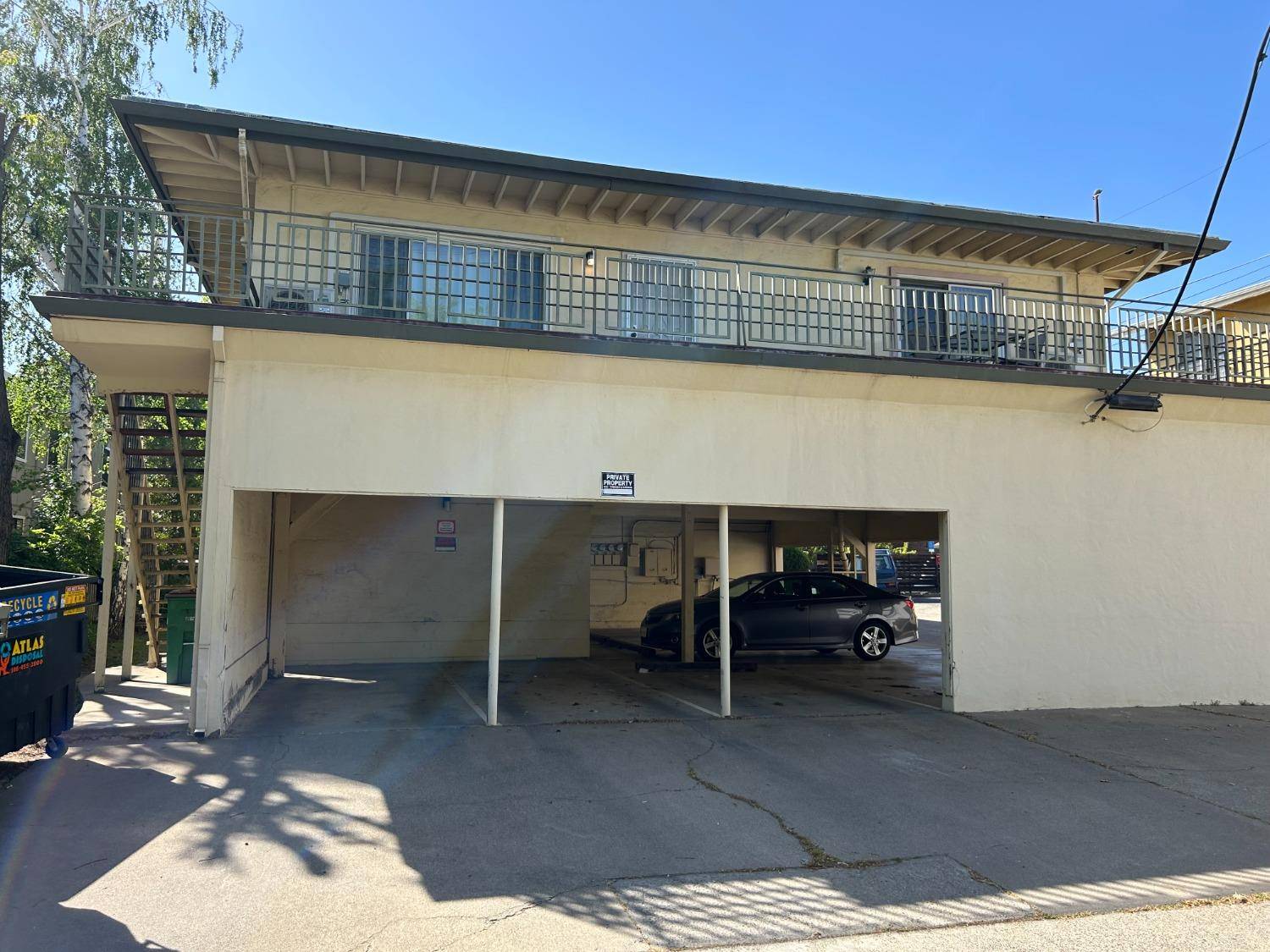 Sacramento, CA 95816,1033 39th ST
