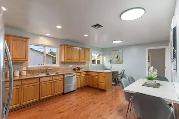 Sacramento, CA 95822,7477 21st ST