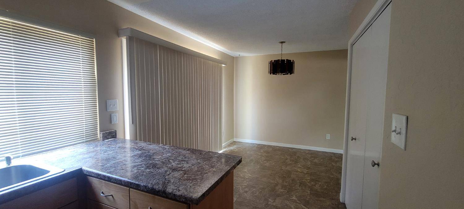 Sacramento, CA 95826,8732 Woodman WAY #C