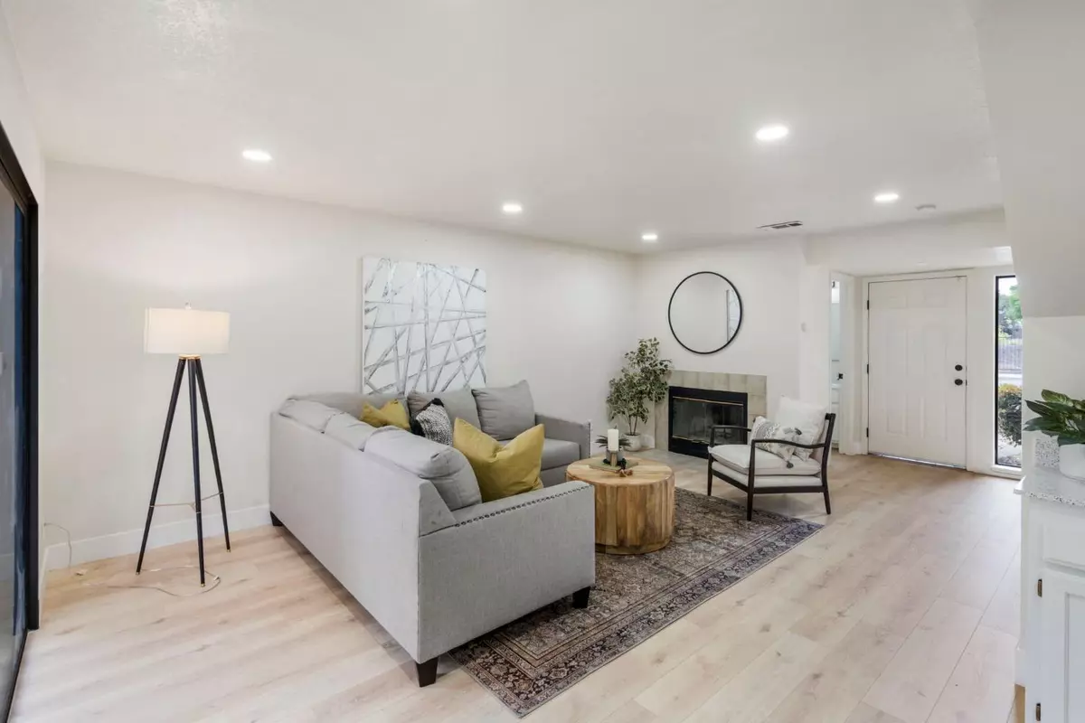 Sacramento, CA 95823,6870 Calvine RD