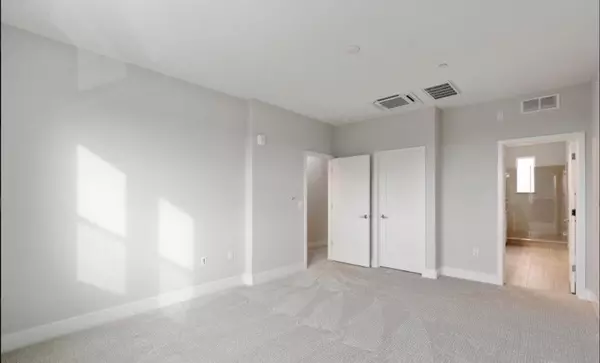 San Jose, CA 95117,569 Yale WAY