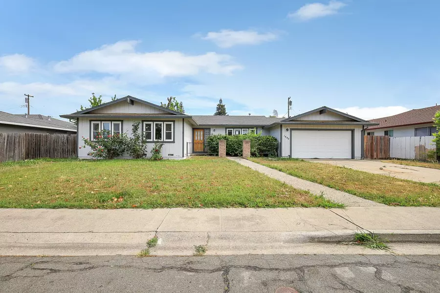 1440 Peach Tree LN, Yuba City, CA 95993