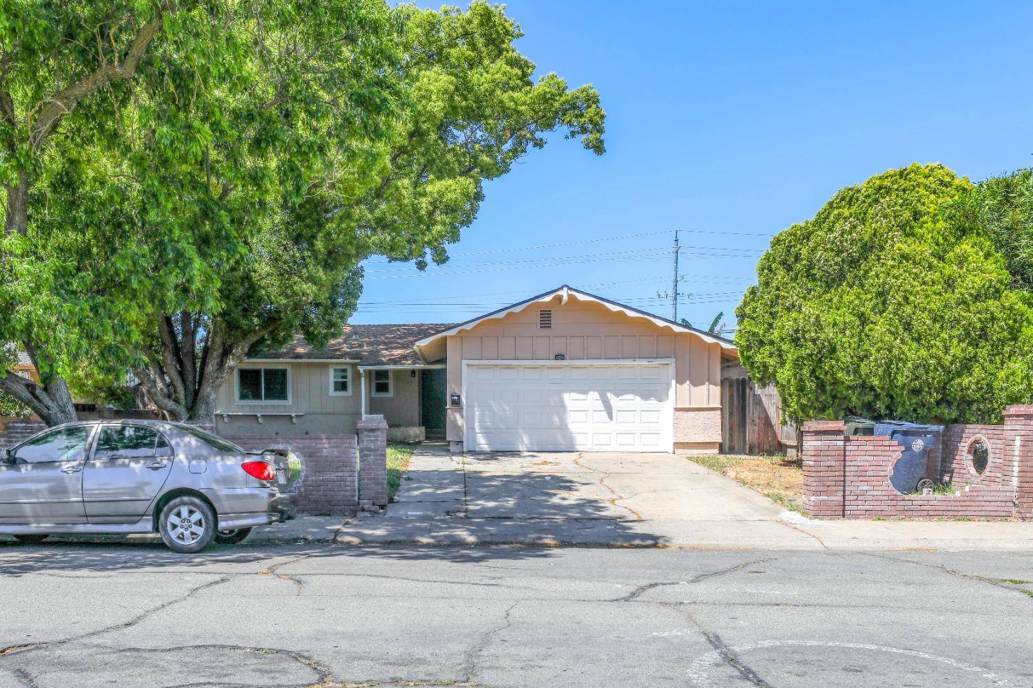 Sacramento, CA 95832,2303 Kenworthy WAY