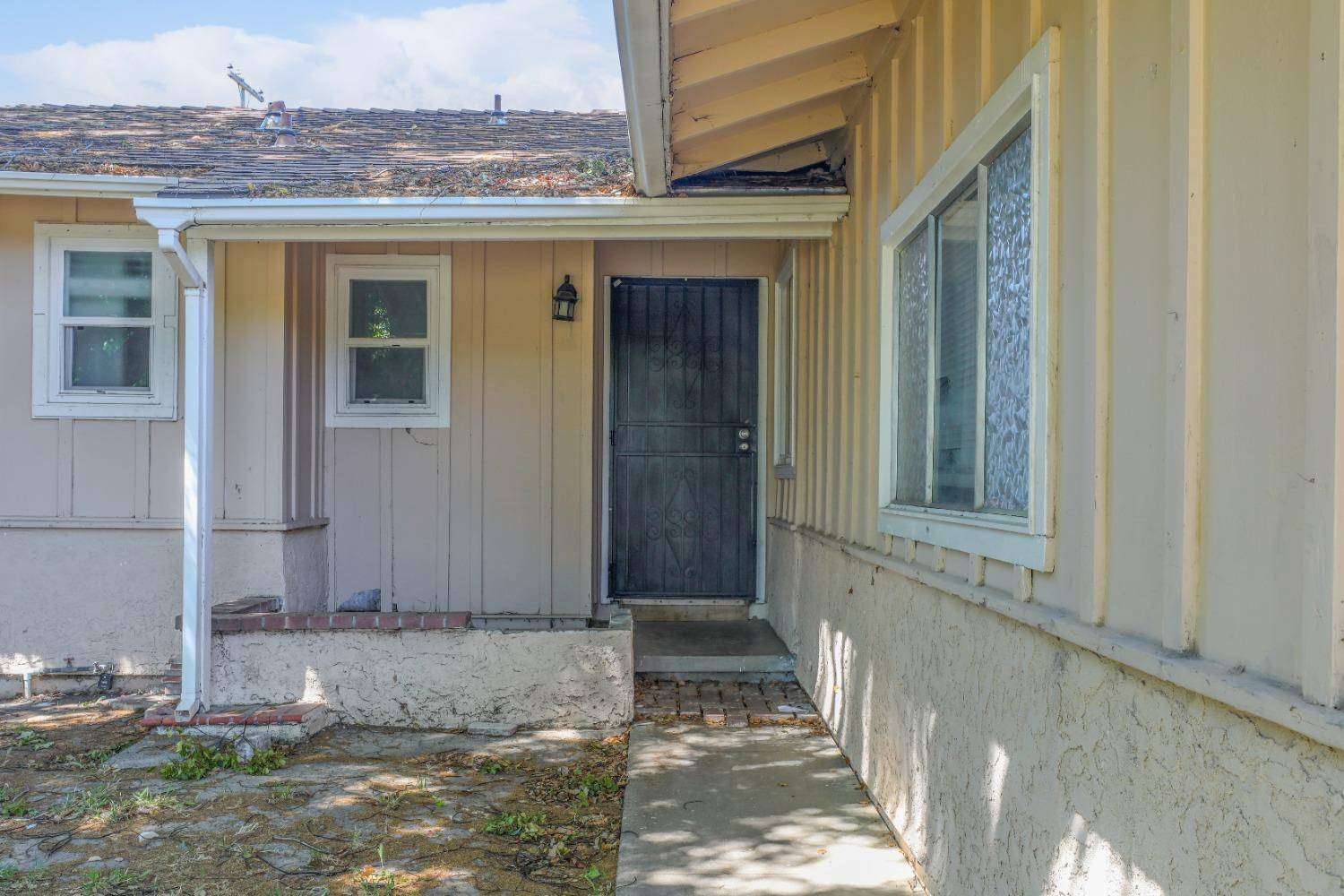 Sacramento, CA 95832,2303 Kenworthy WAY