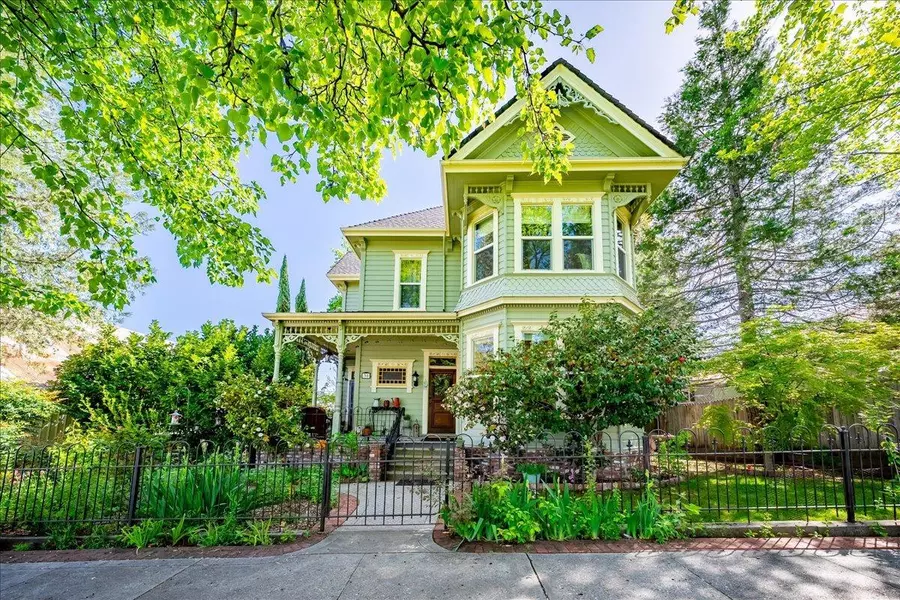 30 W Grass Valley ST, Colfax, CA 95713