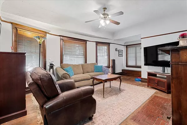 Sacramento, CA 95816,2504 N ST