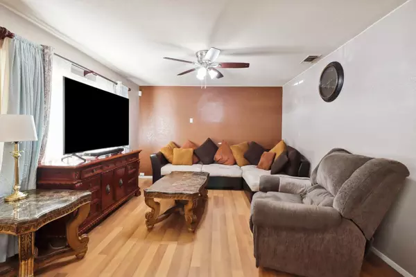 Sacramento, CA 95832,1724 Belt WAY