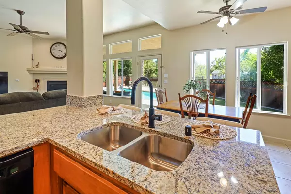 Valley Springs, CA 95252,689 Saint Andrews