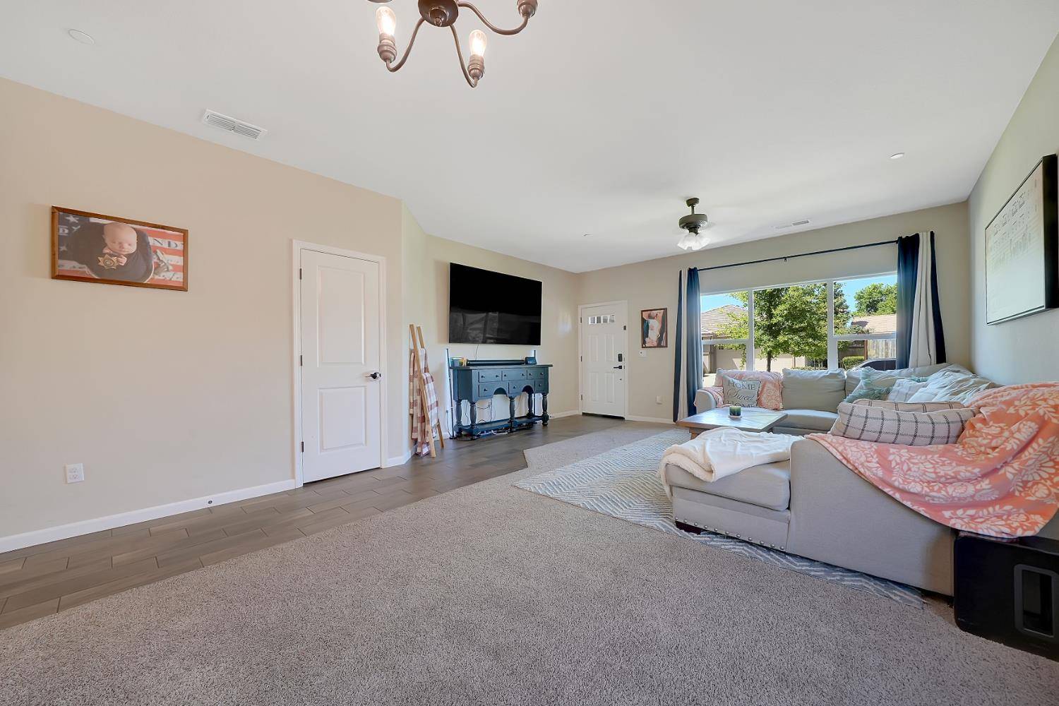 Ione, CA 95640,410 Laurel CT