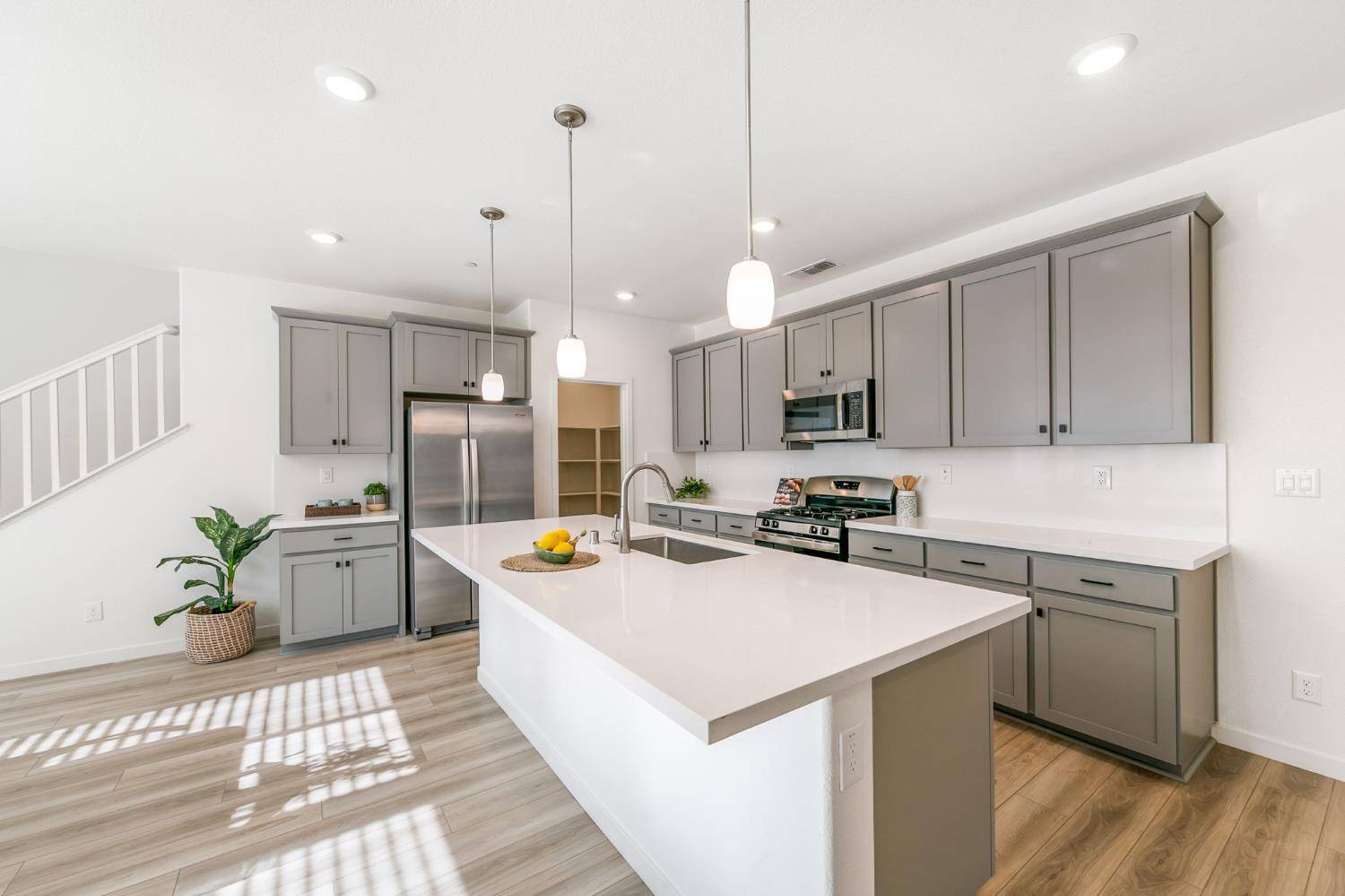 Roseville, CA 95747,7009 Golden Glow WAY