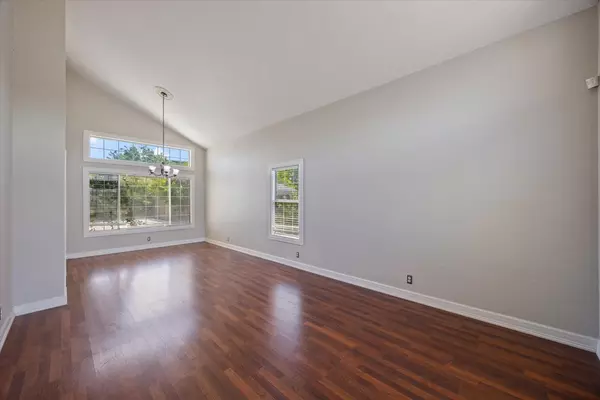Sacramento, CA 95828,8836 Inisheer WAY