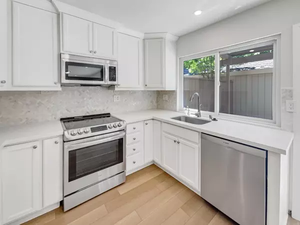 Sacramento, CA 95825,22 Adelphi CT