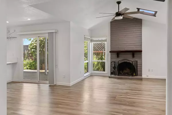Sacramento, CA 95826,8953 Brydon WAY