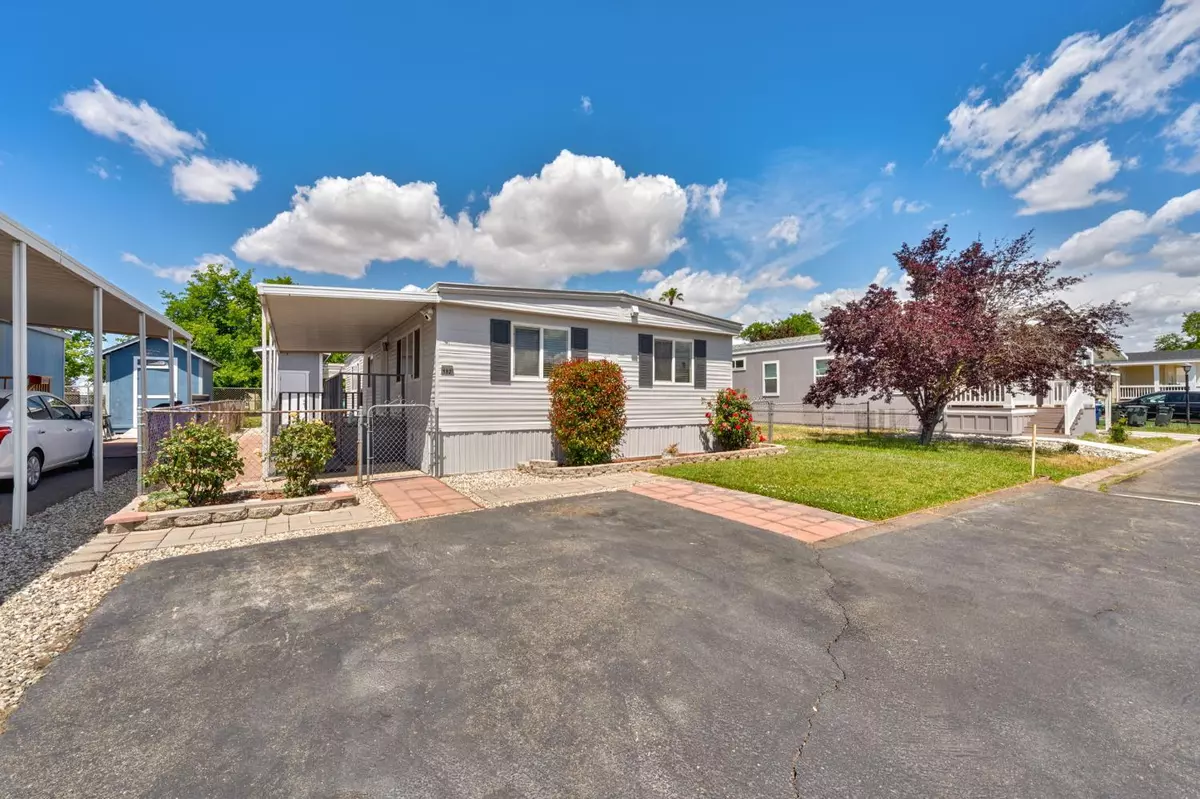 Sacramento, CA 95838,152 Village CIR #152