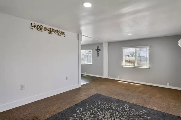Sacramento, CA 95838,152 Village CIR #152