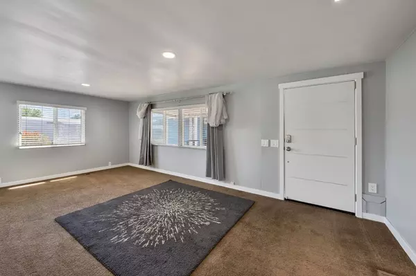 Sacramento, CA 95838,152 Village CIR #152