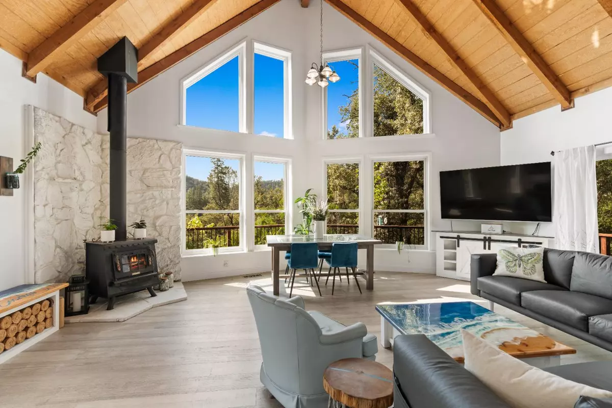 Grass Valley, CA 95949,16548 Annie DR