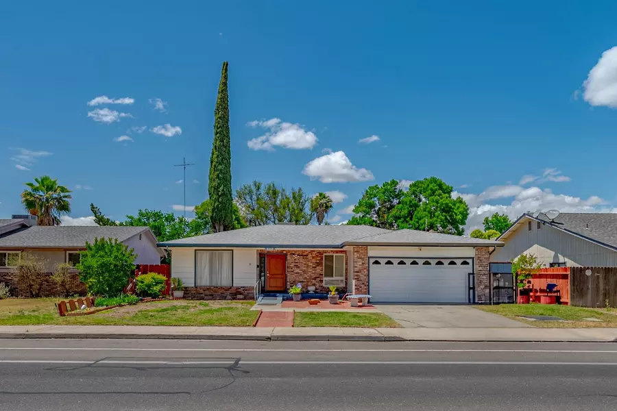 3557 M, Merced, CA 95348