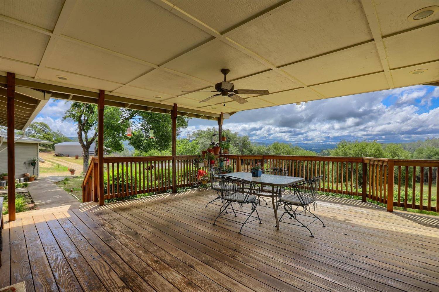 18386 Piper LN, Penn Valley, CA 95946