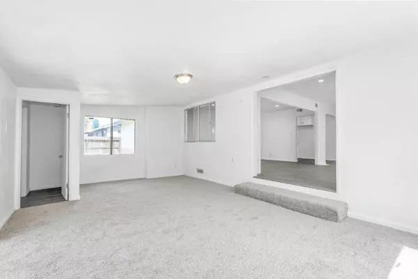 Sacramento, CA 95822,7036 Remo WAY