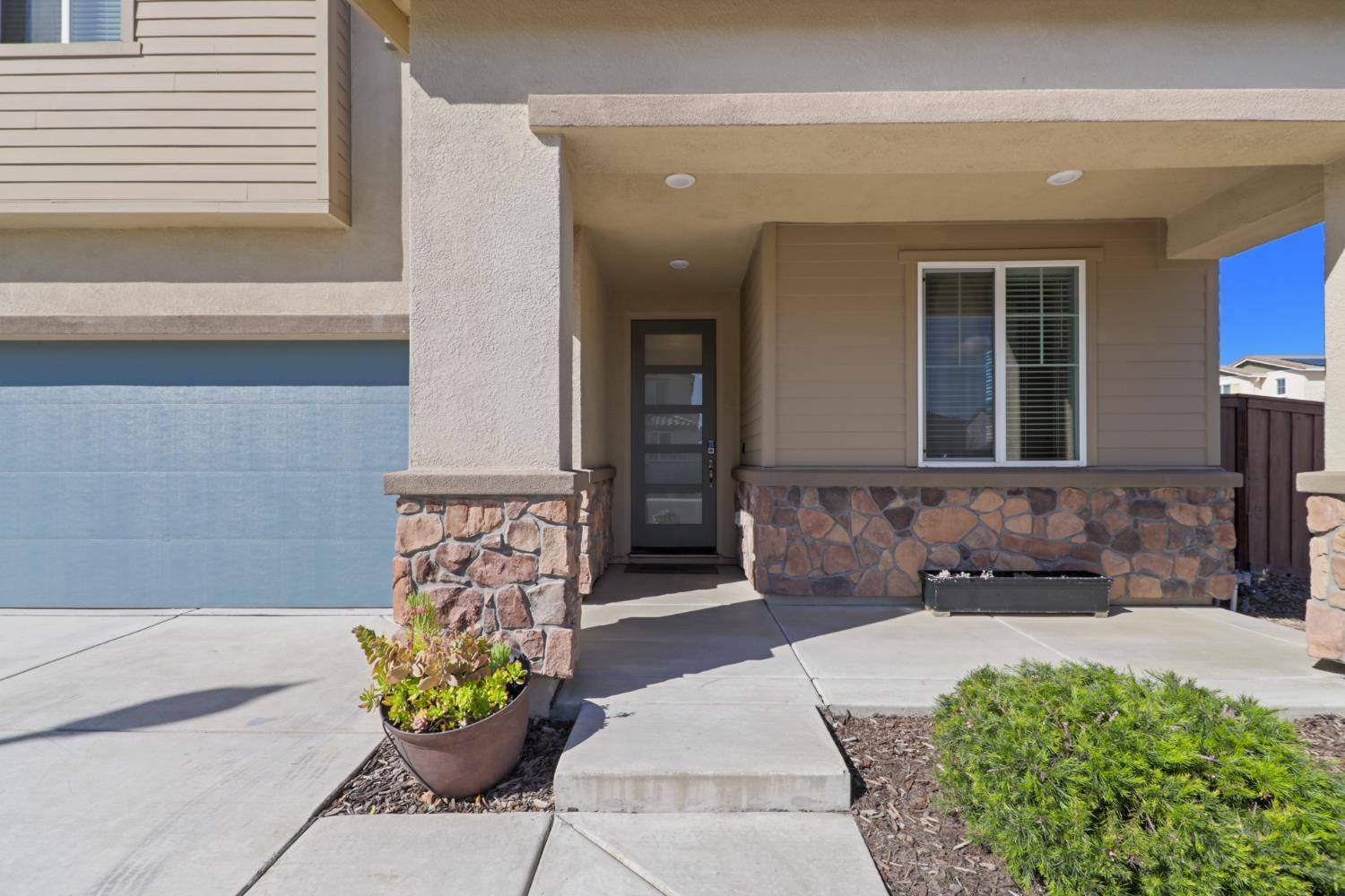 Roseville, CA 95747,8000 Oxbow Landing LOOP