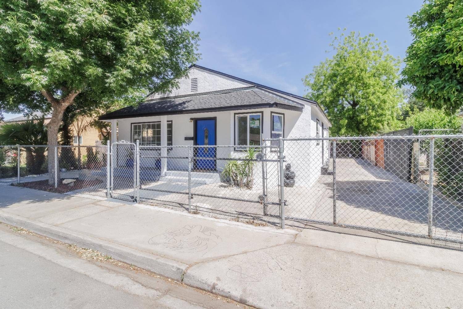 1605 W Orangeburg AVE, Modesto, CA 95350