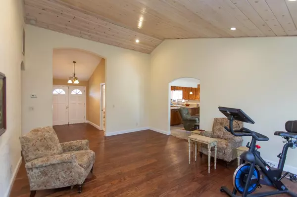 Turlock, CA 95382,1860 Loyola WAY