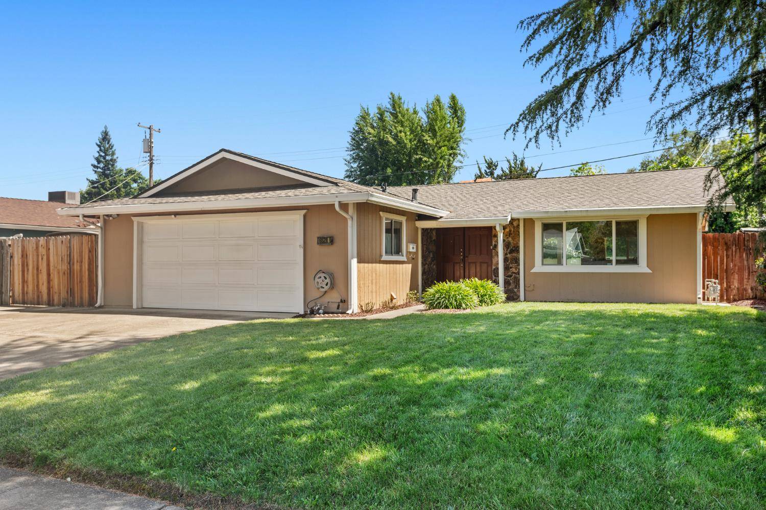 6528 Meadowcreek WAY, Citrus Heights, CA 95621