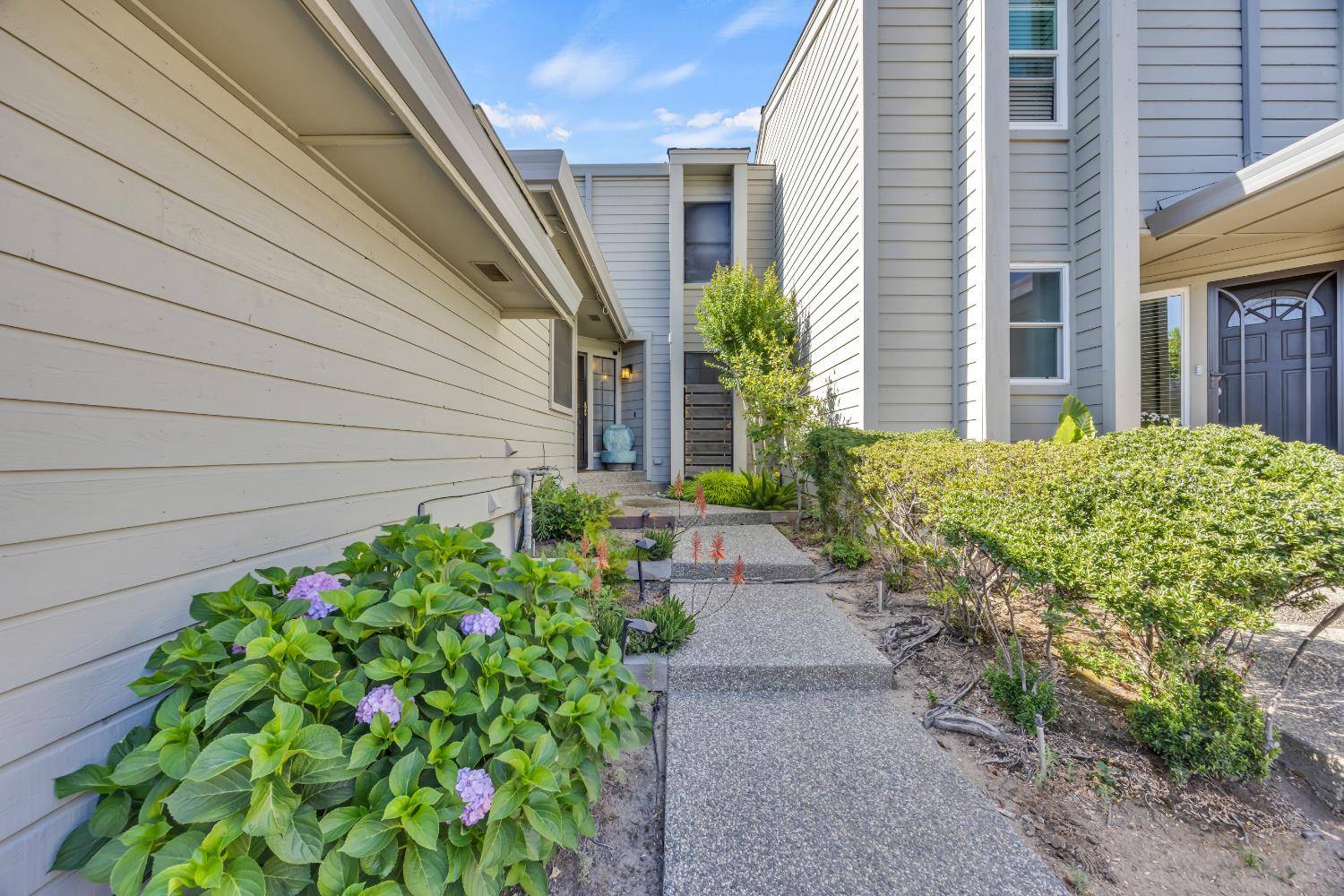 Roseville, CA 95678,293 Castlewood CIR